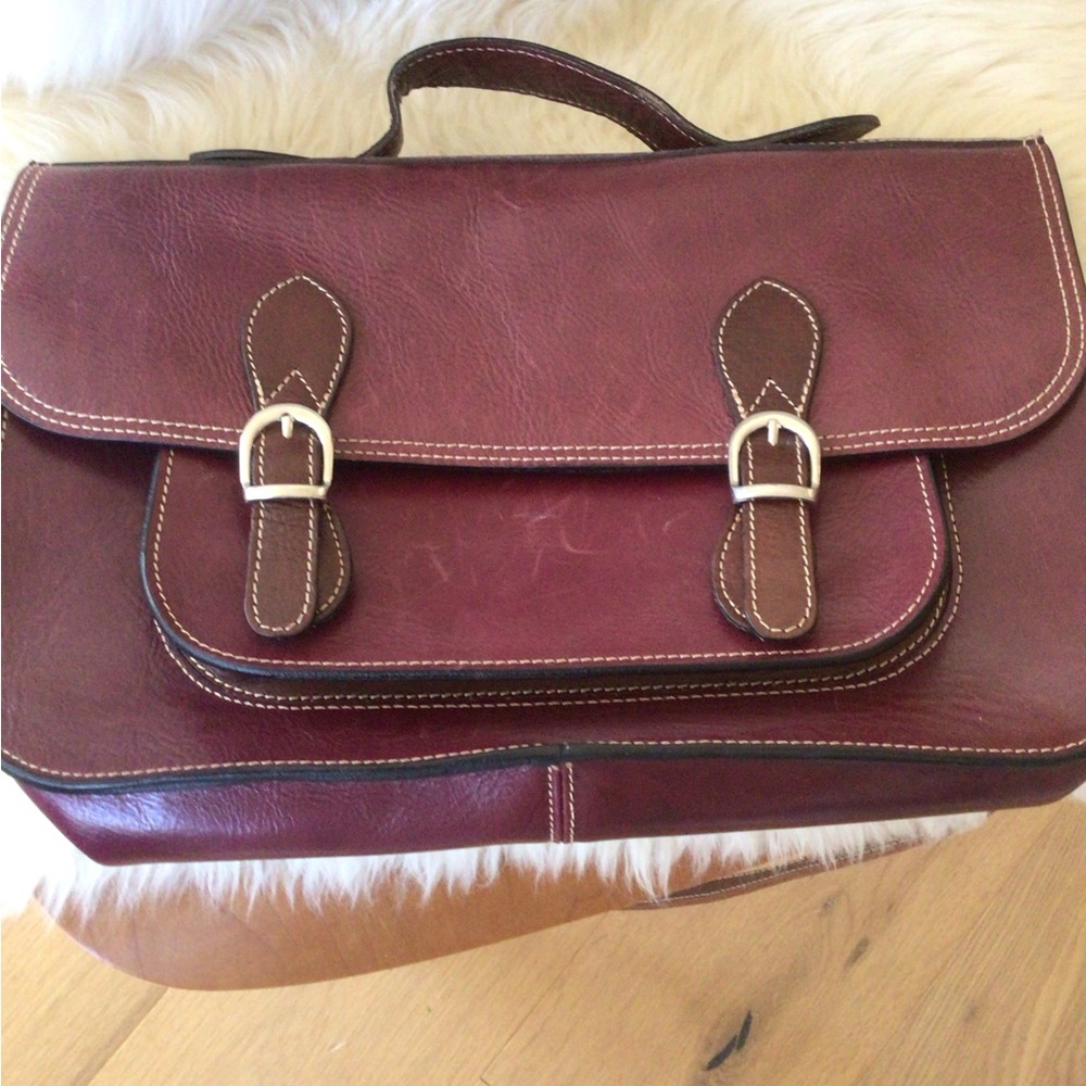 Leather briefcase. Handmade in Pisa, Italy. Burgundy.